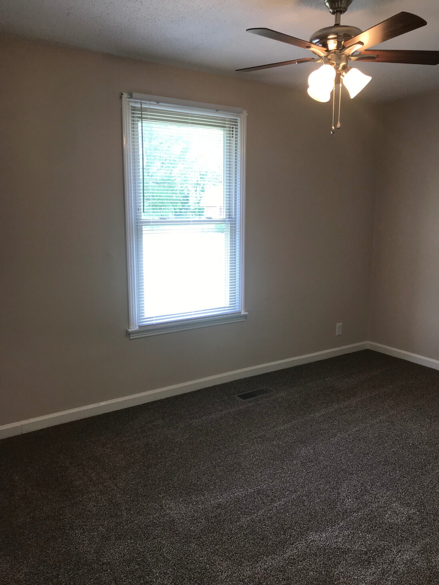 Building Photo - 808 Bedford Dr