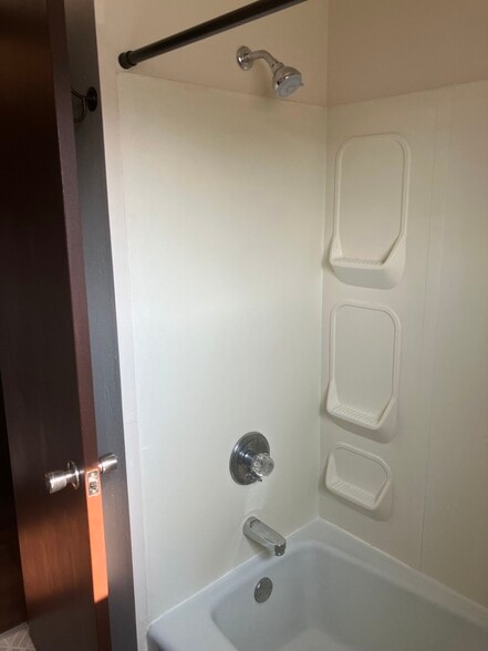 Bathroom - 901 N 14th St