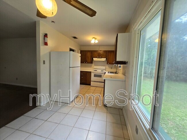 Building Photo - 916 Twinbrook Ave