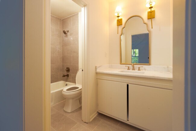 Building Photo - 7670 McHenry Cir E