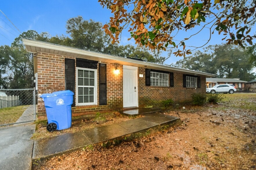 Building Photo - 141 Cosby Ct