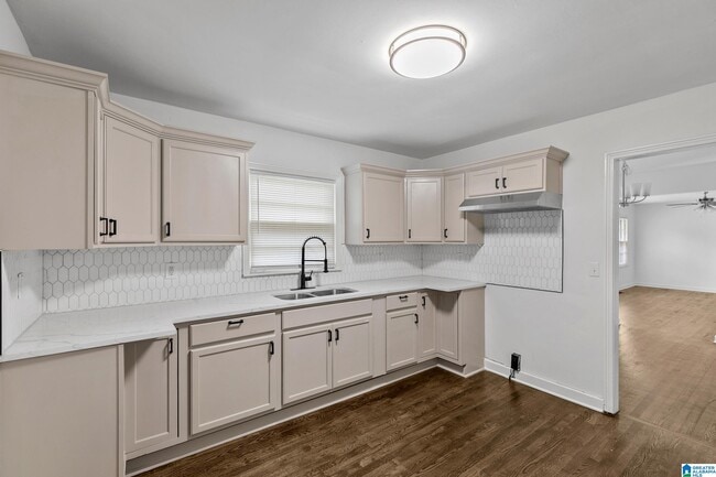 Building Photo - 428 Orchid Rd