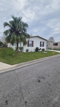 Building Photo - 2901 Stallion Dr