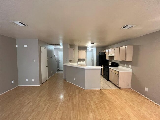 Building Photo - 9625 Sugar Hill Dr