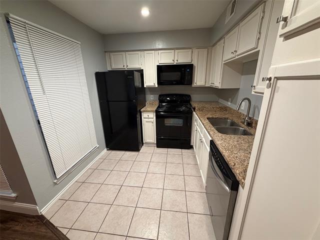 Building Photo - 2300 Balsam Dr