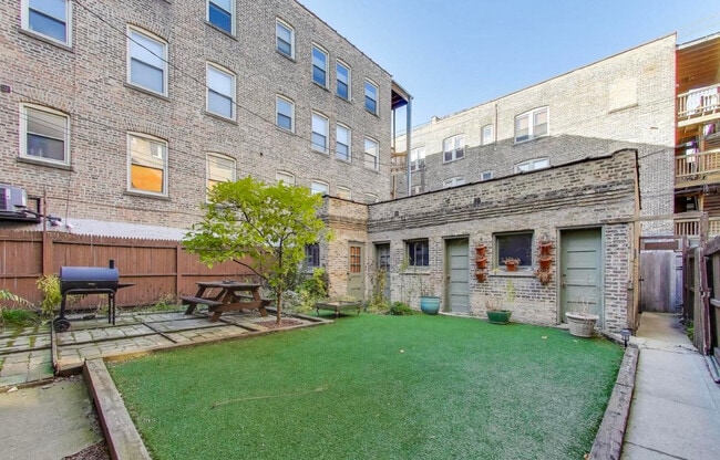 Building Photo - 1628 W Columbia Ave