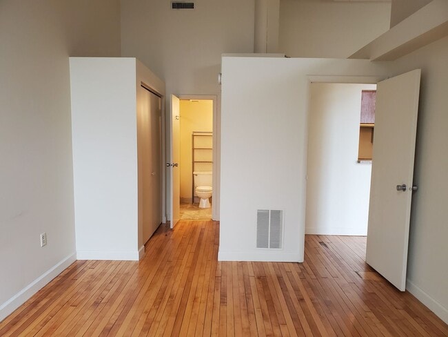 Building Photo - Beautiful 1 Bedroom in Downtown Lancaster