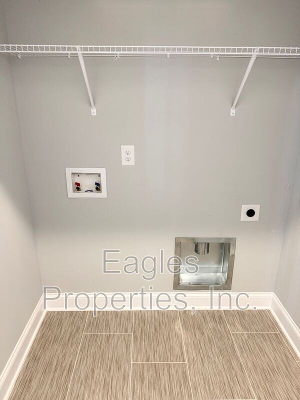 Building Photo - 472 Jackson Pond Dr