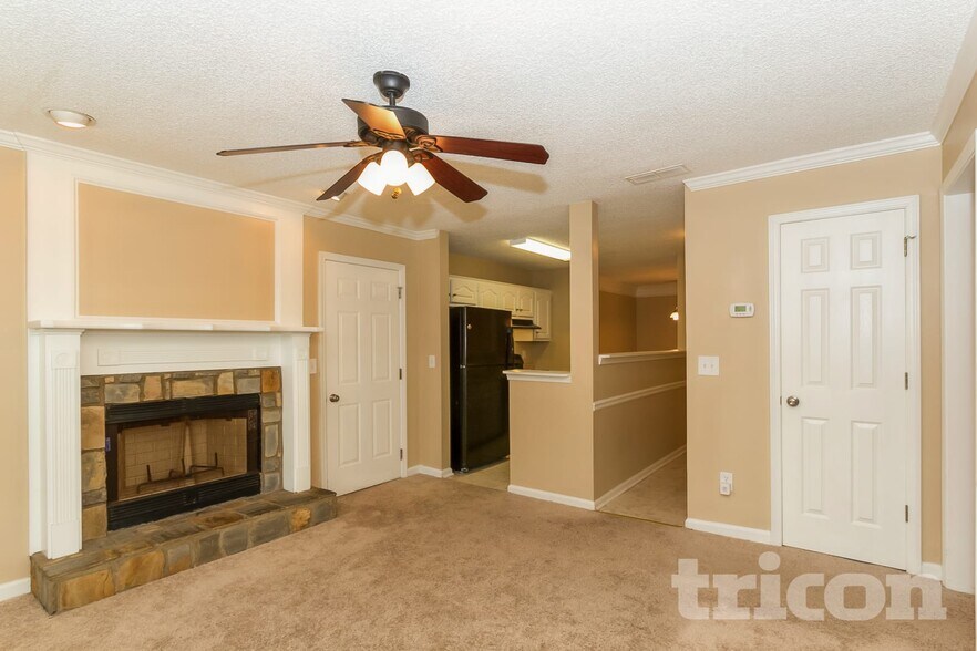 Building Photo - 1318 N Hampton Dr