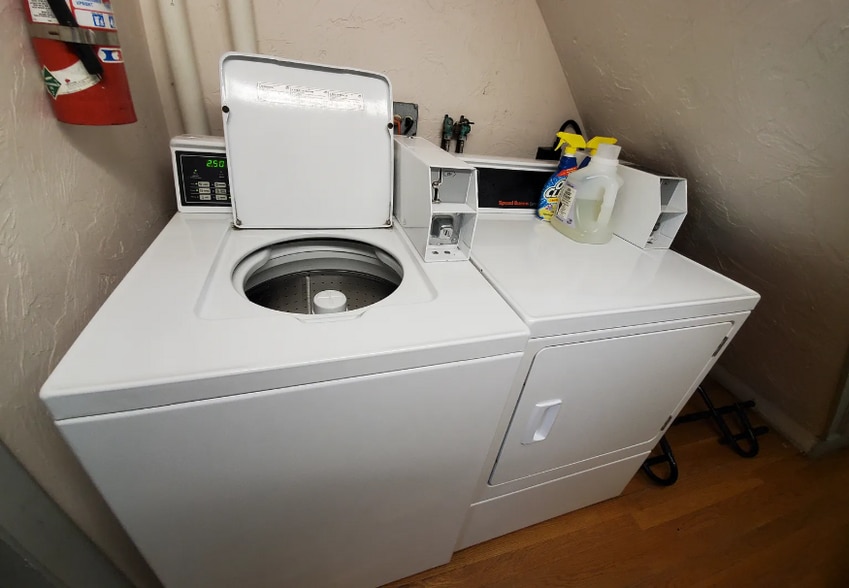 Building Photo - 107 Brookline St