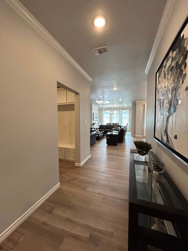 Building Photo - 2032 Twin Falls Dr