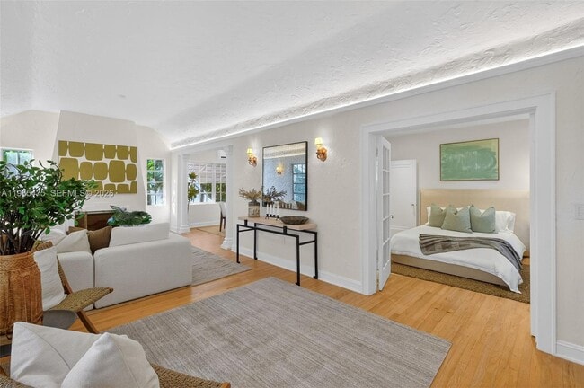 Building Photo - 1305 Alhambra Cir