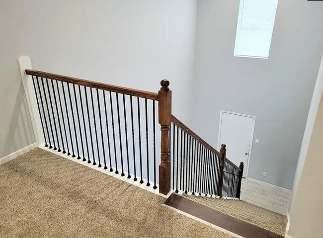 Building Photo - 8203 Oak Knoll Ln