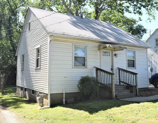 Primary Photo - 2 bedroom HOUSE For RENT