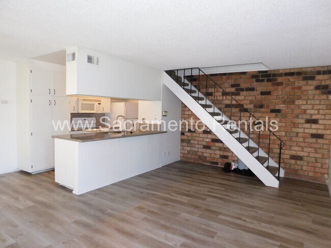 Building Photo - Affordable 2bd/1ba Fourplex with Garage ne...