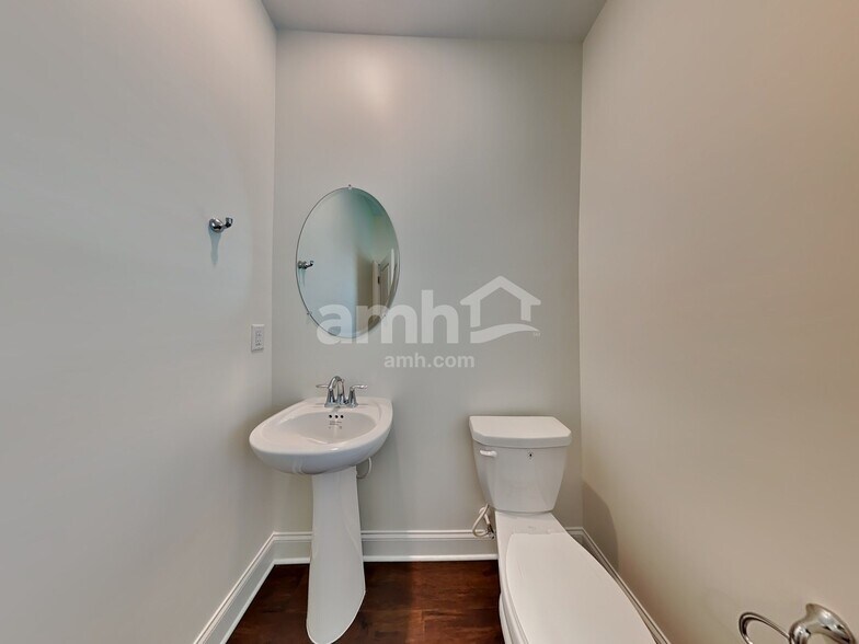Building Photo - 4010 Chivalry Dr
