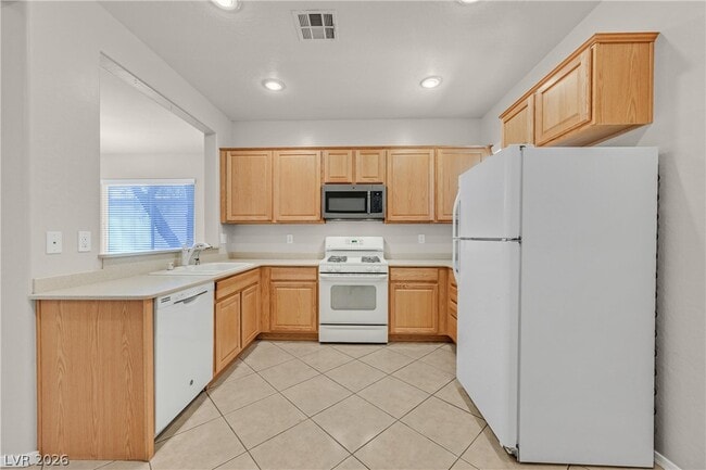 Building Photo - 2407 Jada Dr