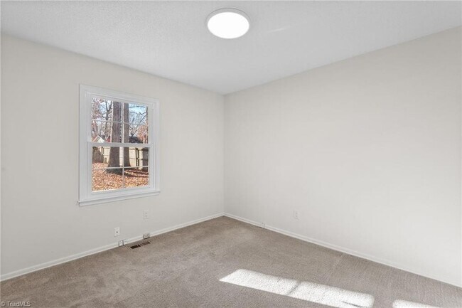 Building Photo - 1705 Three Meadows Rd