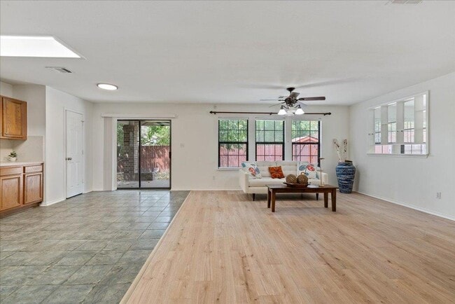 Building Photo - 708 Yosemite Trail