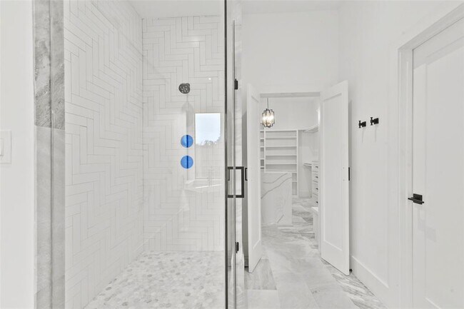 Building Photo - 2703 Tannehill Dr