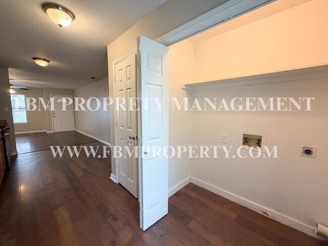 Building Photo - 8726 S Fm 148