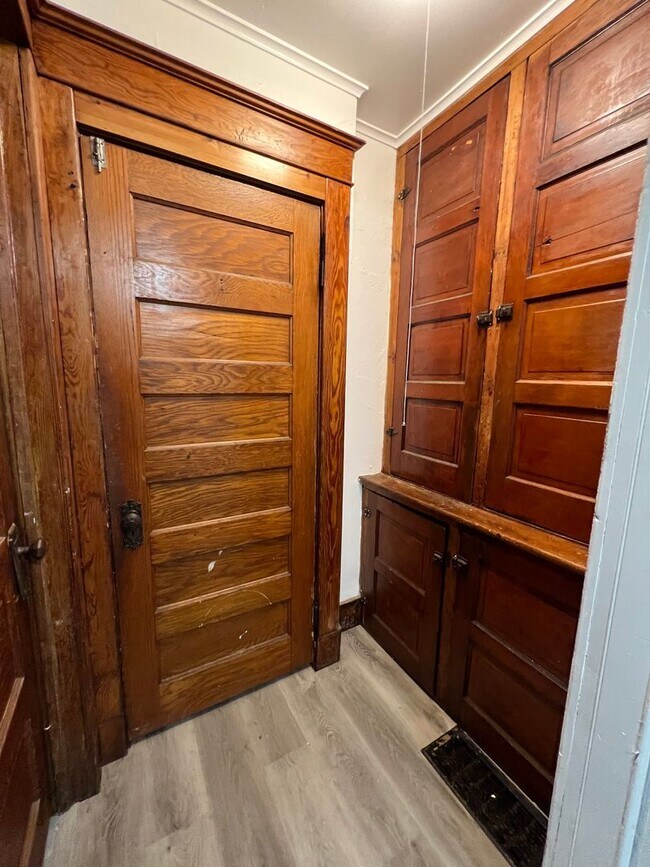 Building Photo - 3 Bed 1 Bath Single Family House 13 Essex St.