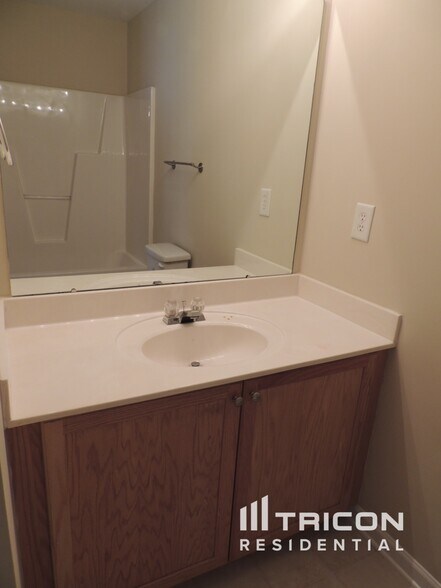 Building Photo - 5609 Stone Bluff Ct
