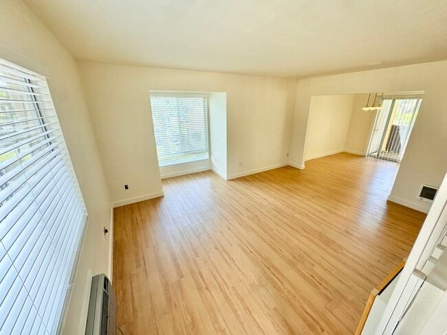 Building Photo - 7958 Mission Center Ct