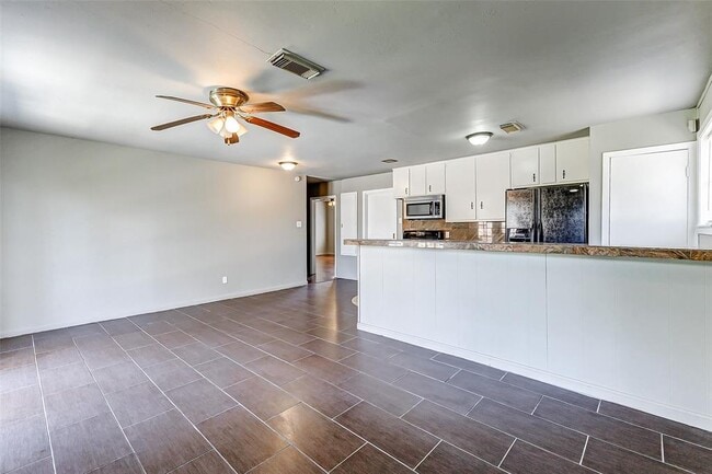 Building Photo - 6763 Glen Rock Dr