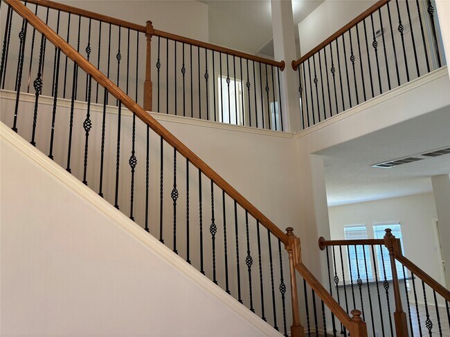 Building Photo - 21223 Colton Cove Dr