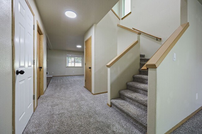 Building Photo - 4bed/2.5 Bathroom house - SE Portland