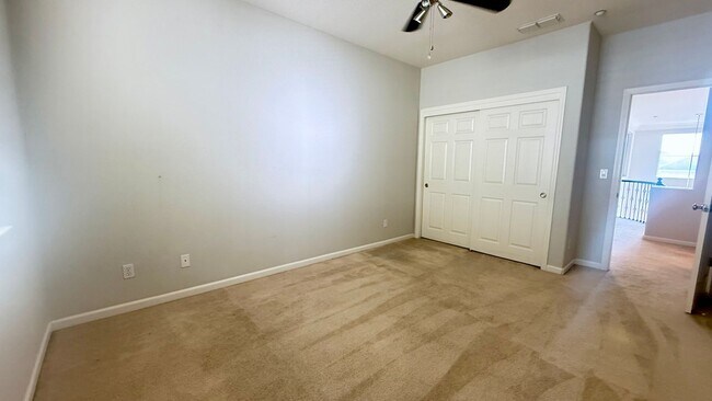 Building Photo - New listing! Bright and Spacious, Close to Parks and Trails