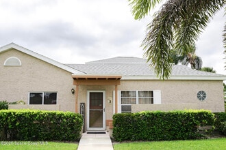 Building Photo - 1465 Malibu Cir NE
