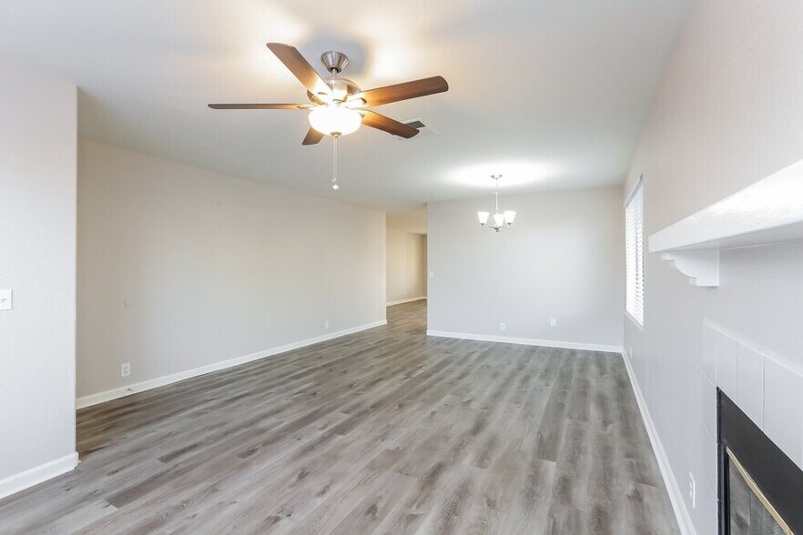 Building Photo - 8771 W Ocotillo Rd