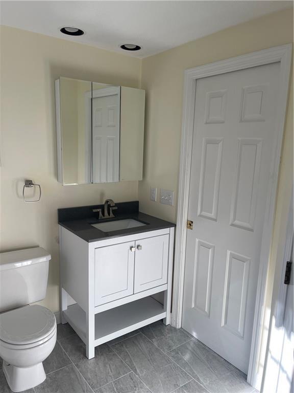 Building Photo - 29 Swan Ct