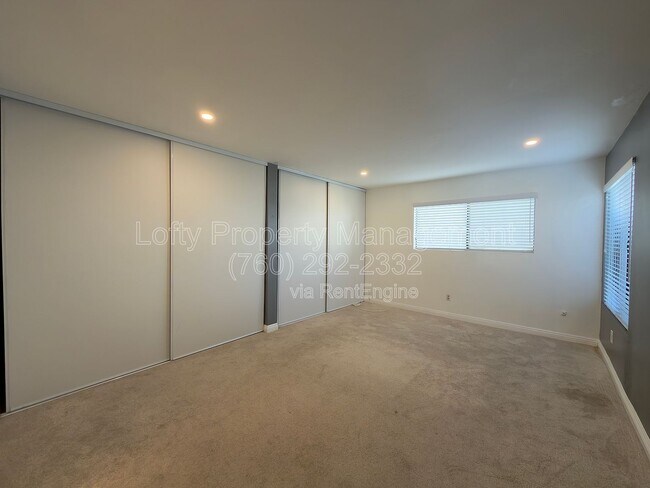 Building Photo - 450 W Vermont Ave