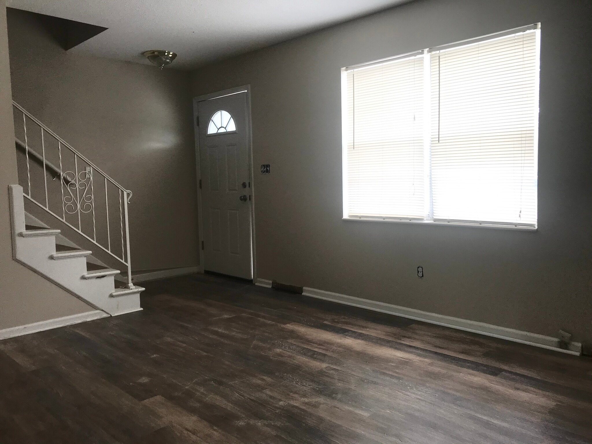 Building Photo - 8732 W 70th St