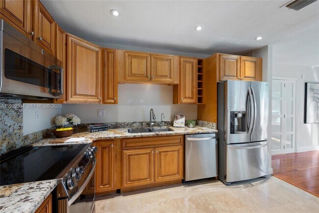 Building Photo - 5620 Alhambra Cir