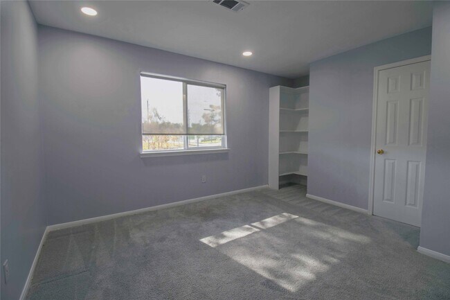 Building Photo - 10819 Belle Haven Dr