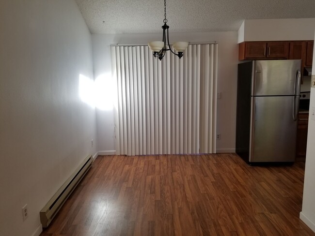 Building Photo - 4B/2B Home with Attached Garage in Longmon...