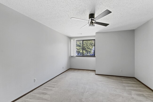 Building Photo - 505 Clearwater Dr