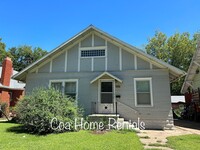 Building Photo - Riverside Bungalow