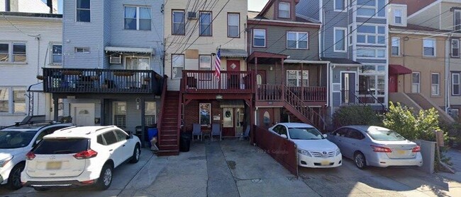 Building Photo - 353 5th St