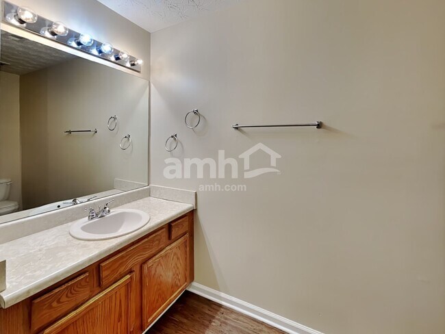 Building Photo - 204 Rankin Cir