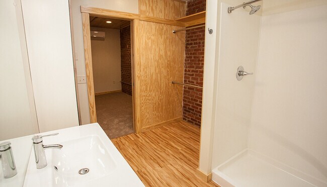 Building Photo - 80 W Water St