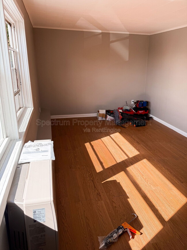 Building Photo - 88 Elm St