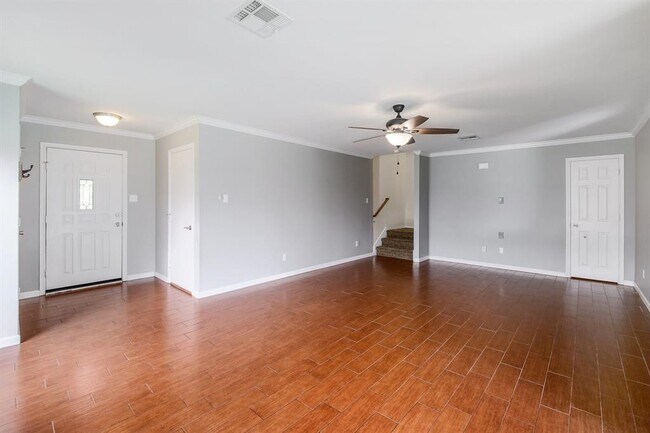 Building Photo - 213 Woodley Rd