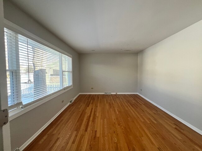 Building Photo - 37 N Channel Dr