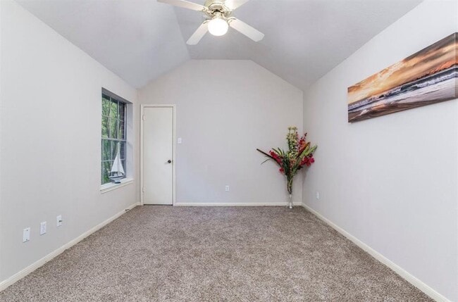Building Photo - 134 Willowwood Cir