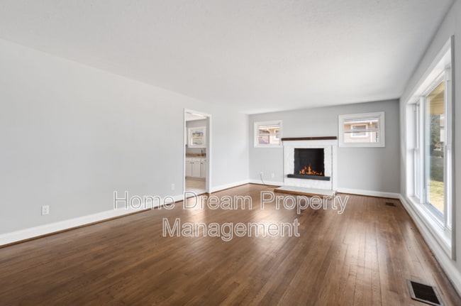 Building Photo - 354 Berry St